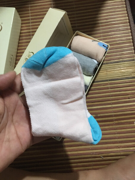 儿童袜浪莎儿童袜子男女夏薄款大童棉袜网眼透气学生运动中筒袜可爱兔子评测报告来了！质量真的好吗？