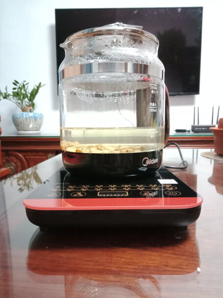 美的养生壶电水壶1.5L多功能烧水煮茶器烧水的时候壶底会漏水吗？