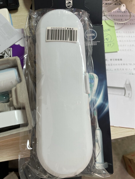 飞利浦电动牙刷充电式成人声波震动米白色电动牙刷HX3216有几个刷头？