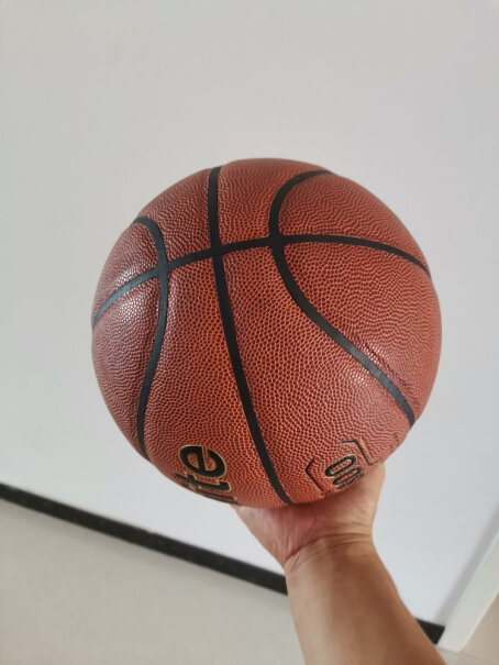 得力deli比赛训练篮球7号标准成人比赛可用篮球请问这个球弹力好吗？