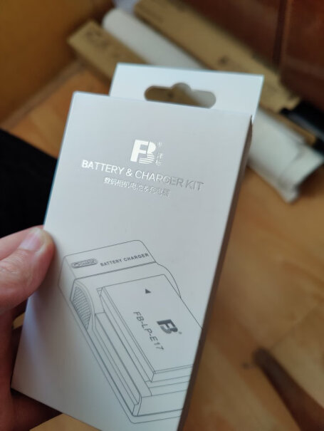 沣标(FB)LP-E17充电器套装为什么每次插上电池都要安全提示，正常吗？