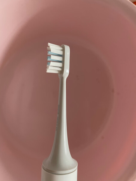 米家小米电动牙刷白色的容易脏吗？