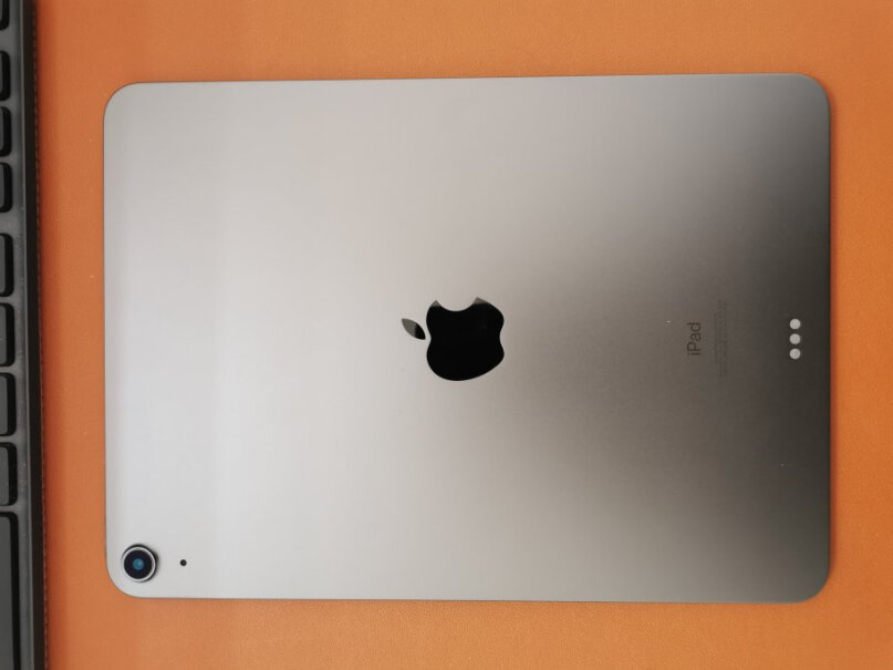 「教育优惠版」Apple iPad Air10.9英寸平板电脑（ 2020年新款 64GWLAN版只有一个颜色吗？