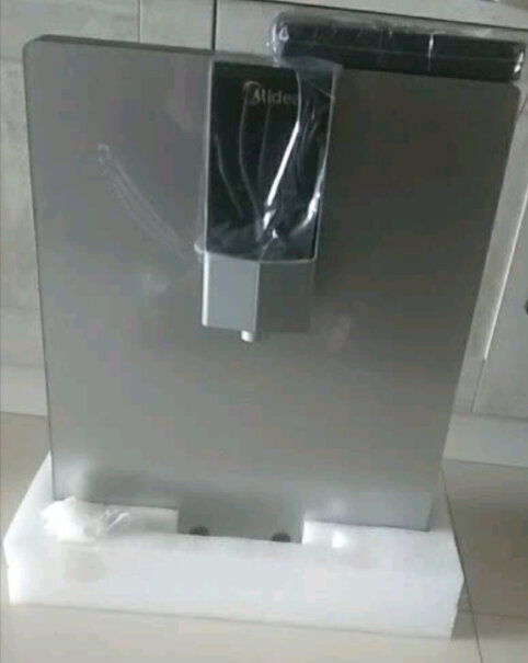 美的饮水机即热式管线机这个如何预留水管？