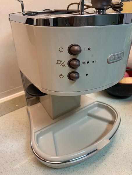 德龙DelonghiECO310半自动咖啡机乐趣礼盒装出咖啡口距底盘的尺寸是多少？