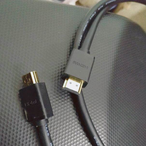 绿联HDMI线2.0版4K高清线1米笔记本接口是1.4的，能用这条线接2.0的显示器吗？