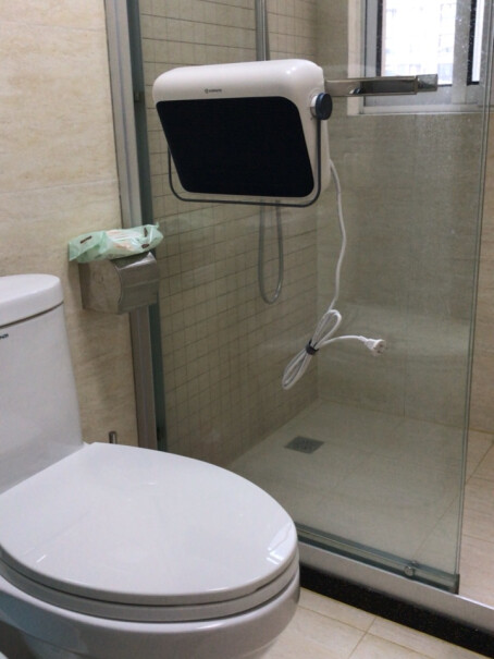 艾美特温室系列取暖器放在浴室防水吗？