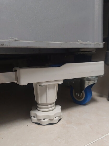 贝石洗衣机底座移动架可以调节高度吗？