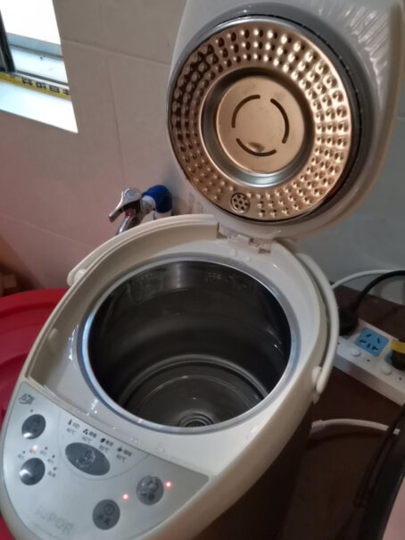 苏泊尔即热式饮水机便携迷你小型电水壶烧水壶电热水壶为什么调好保温功能过一晚上了保温灯还一直闪？