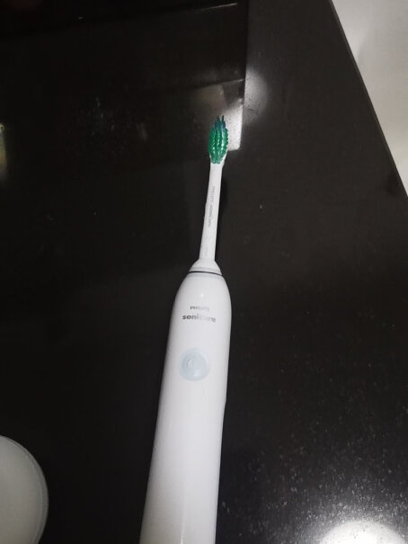 飞利浦电动牙刷充电式成人声波震动米白色电动牙刷HX3216送盒子和刷头吗？