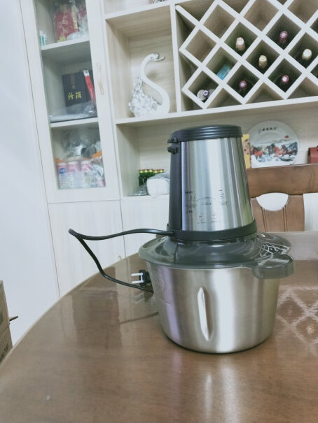 九阳捣蒜器家用电动多功能料理机搅拌切菜绞馅S2-LF150声音大吗？