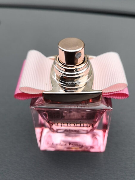 香水菲拉格慕梦中彩虹淡香水30ml女士香水评测数据如何,为什么买家这样评价！