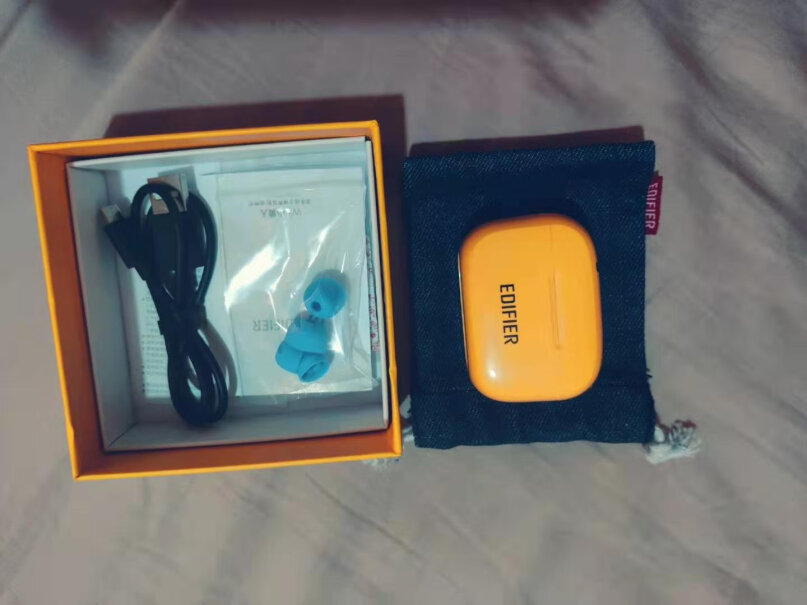 漫步者W3小黄人定制版真无线蓝牙耳机你们都用什么给充电仓充电？