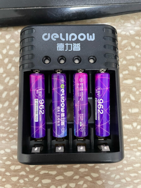 德力普 7号锂电池充电套装单反相机的闪光灯可以用吗？