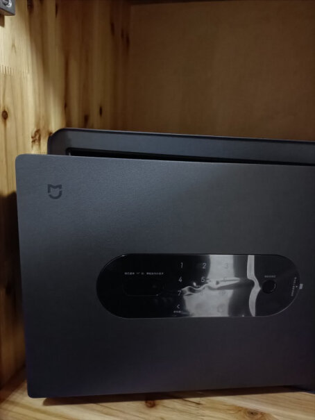 小米米家智能保管箱高30CM你们保险箱放衣柜，如何固定的，衣柜不是有木板么！膨胀螺丝又那么短？