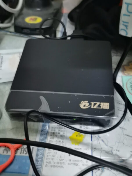 预装奇异果TV华为海思芯片4K高清网络电视机顶盒投屏卡吗？