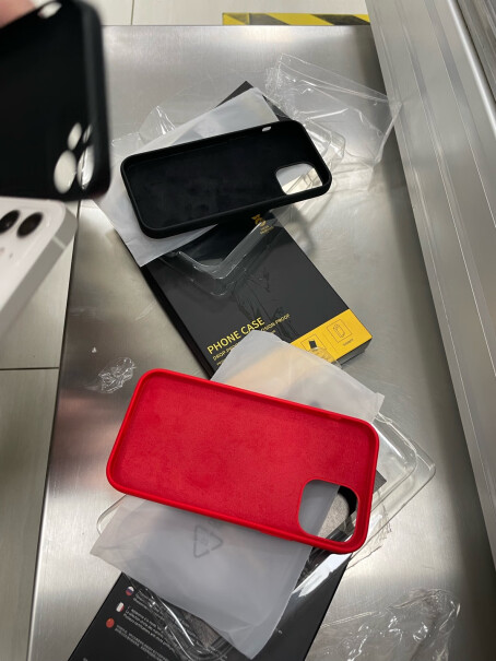 苹果12手机壳12miniiPhone12Pro带上这保护套苹果的Magsafe磁吸充电器还能用么？