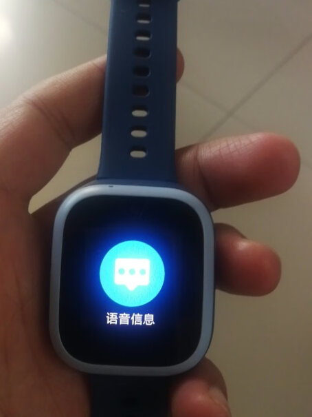 小米米兔手表4C蓝色买这个手表带卡的吗？