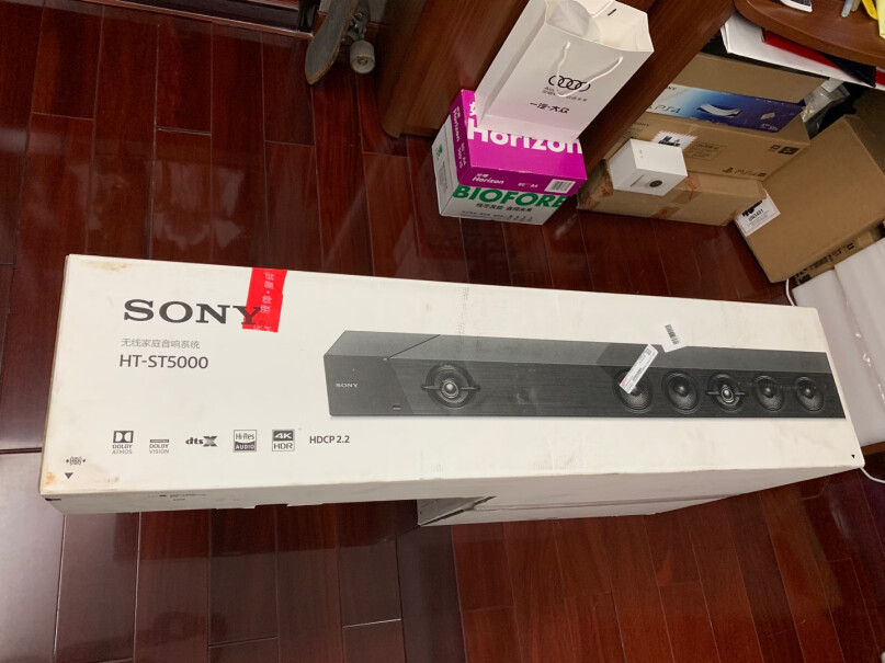 索尼HT-ST50007.1.2杜比全景声HIFI4K你们购买的ST5000在通电开机后，左右两边的顶置喇叭有没有底噪？或者是在HDMI连接口那边的那个喇叭有没有发现底噪？