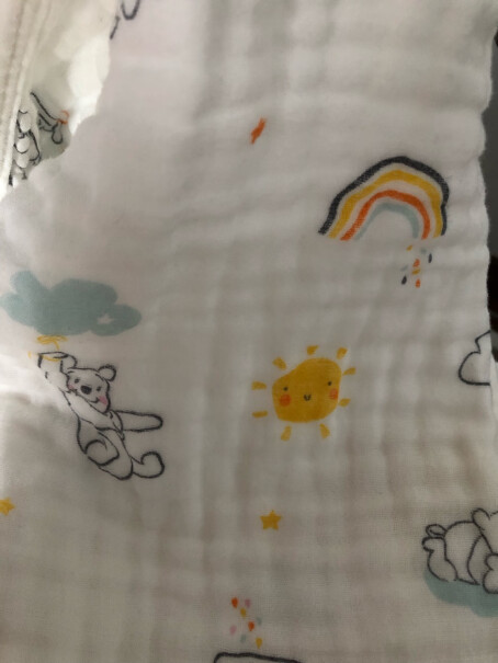 迪士尼宝宝6层纯棉婴儿纱布浴巾浴巾会不会有点薄？