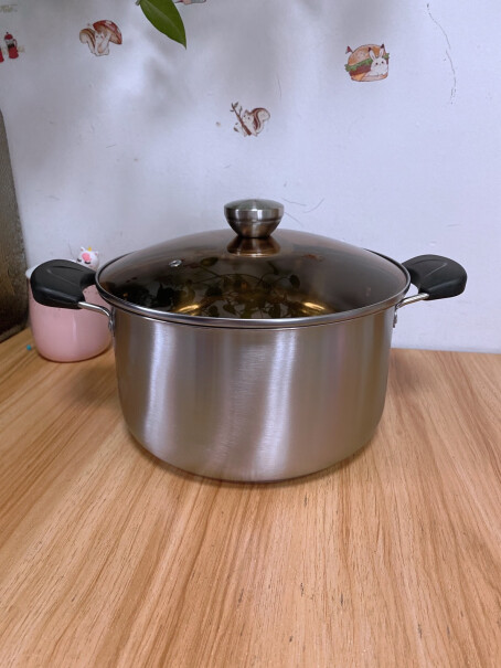 拜格不锈钢汤锅加厚24cm煮面条会粘锅吗？
