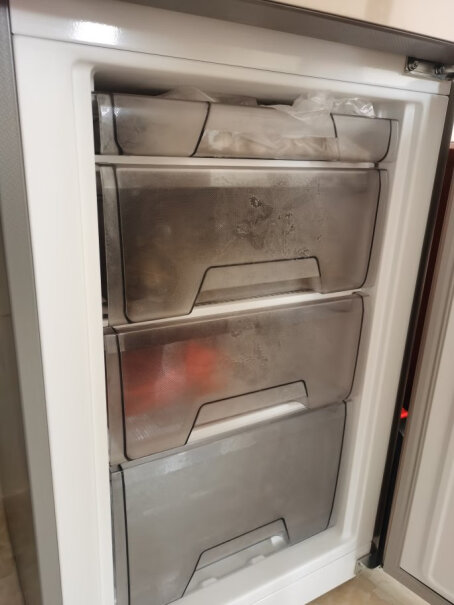 华凌冰箱175升双门两门家电冰箱冰箱是无霜还是有霜？