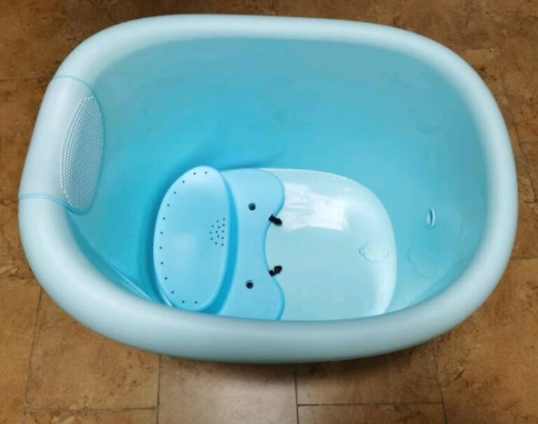日康（rikang浴桶这个浴桶身高100厘米的宝宝用着小吗？