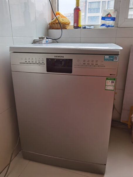 西门子SIEMENS12套大容量洗碗机上面可以直接放个小烤箱吗？