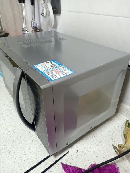 格兰仕变频微波炉烤箱一体机刚买了两个月多一点点，偶尔用一下，今天用着用着没电了，你们有同样遇过的吗？检查连接电源没问题呀。这质量？