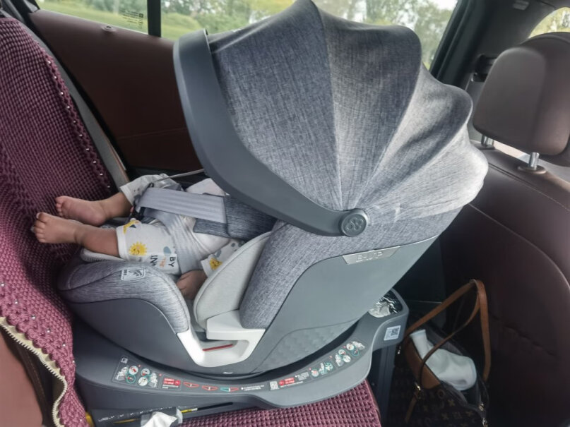 宝贝第一汽车儿童安全座椅isofix接口360°旋转有抢到半价的宝妈吗？大概几秒内有戏？