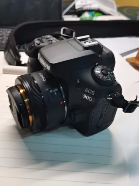 佳能EF 50mm f/1.8 STM人像镜头套装你好，这个镜头能装到6D上吗？