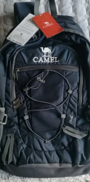 骆驼户外CAMEL户外登山包能装多少件衣服呀？