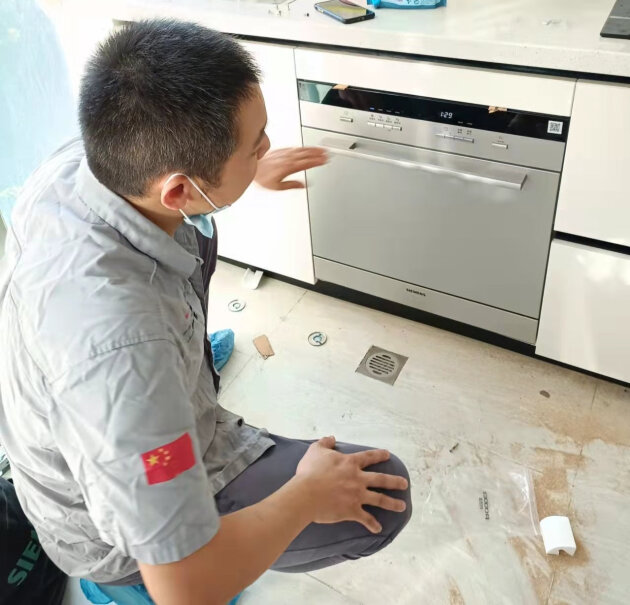 西门子两件套装进口10套家用嵌入式除菌洗碗机这款机器门难关吗？