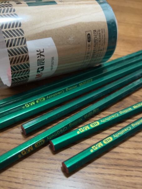 晨光M&G文具2B六角木杆铅笔经典绿杆学生考试涂卡铅笔三角的好用还是六角的好用？