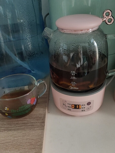 美的养生壶煮茶器煮茶壶电水壶迷你养生杯养生壶内盖部分是什么材质？有胶圈吗？
