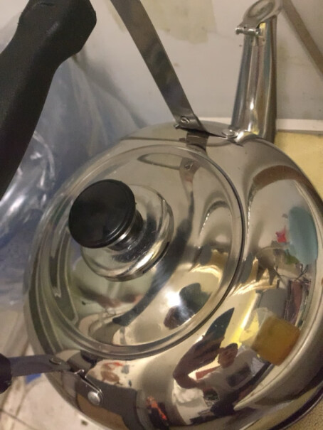 华生电水壶电热水壶食品级不锈钢烧水壶5L整体有接缝吗？