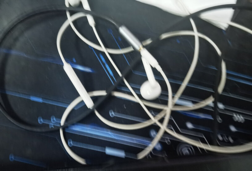 毕亚兹耳机麦克风转接线Y6这个插苹果耳机链接电脑能用麦克风吗，有知道的吗？