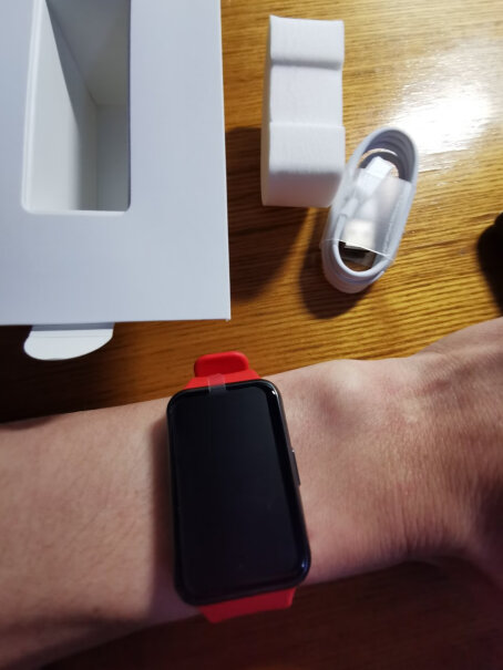 华为WATCH FIT新款苹果手机下载华为健康APP能跟手表连接能用吗？