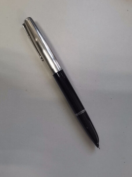 英雄钢笔616升级款学生钢笔黑色墨囊怎么安装啊，不敢硬怼？