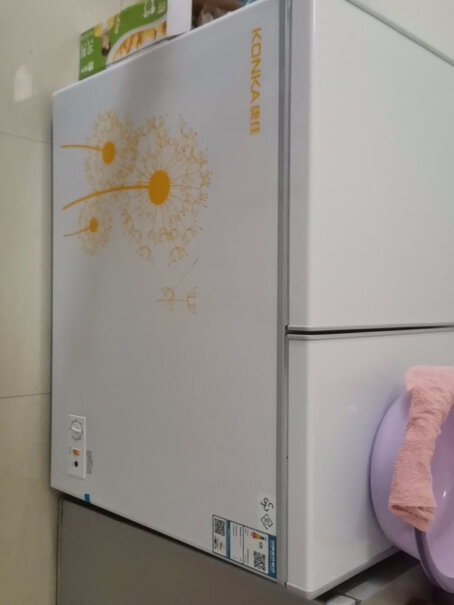 康佳178升双温双箱小冰柜为什么使用之后冰箱外壳双侧的温度很烫手？