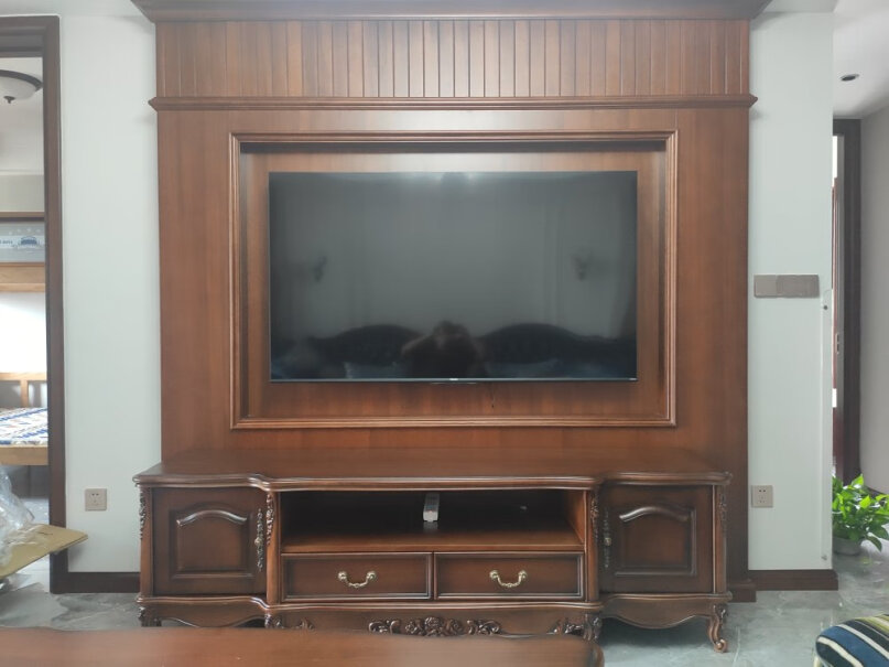 Brateck北弧32-60英寸电视挂架电视支架就问下电视背后插座怎么解决的？