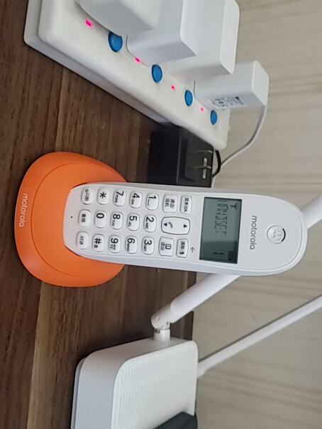 摩托罗拉Motorola数字无绳电话机无线座机请问大家，这个怎么连接座机？