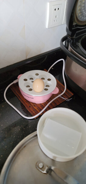 九阳煮蛋器多功能智能早餐蒸蛋器自动断电5个蛋量ZD-5W05煮鸡蛋的时候会有很强的蒸汽味道吗？？
