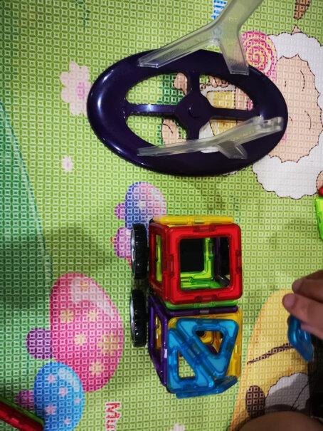 奥迪双钻磁力片200件套玩具DL391201创意版有多少磁力积木？