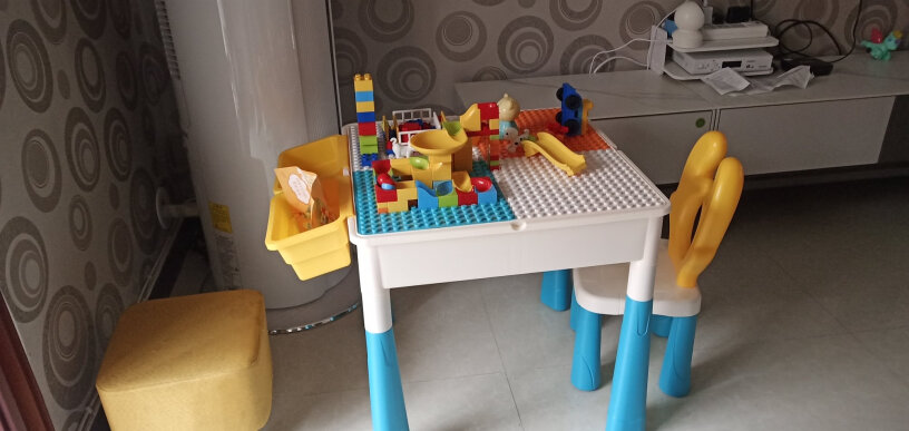 奥迪双钻儿童多功能玩具积木桌和乐高大颗粒通用吗？
