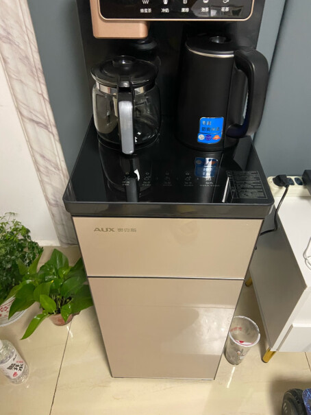 奥克斯茶吧机家用饮水机新壶有塑料味吗？