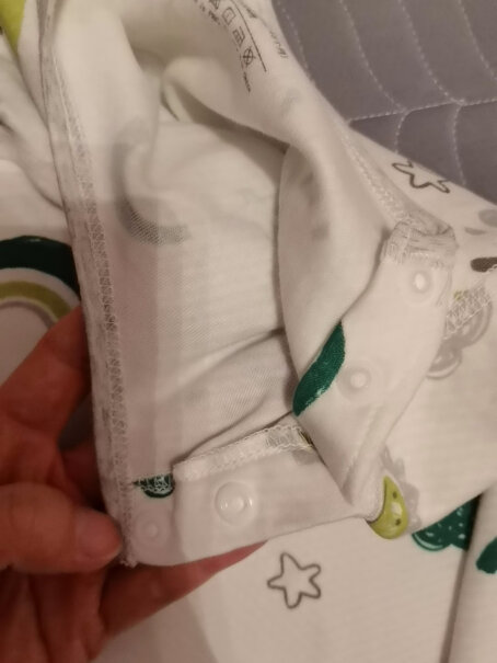 aqpa婴儿内衣套装纯棉衣服秋冬男女宝宝睡衣儿童秋衣秋裤白底小太阳这款是厚的还是薄的？想要一款厚的，不夹棉的。？