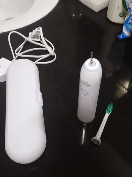 飞利浦电动牙刷充电式成人声波震动米白色电动牙刷HX3216刷毛硬吗？