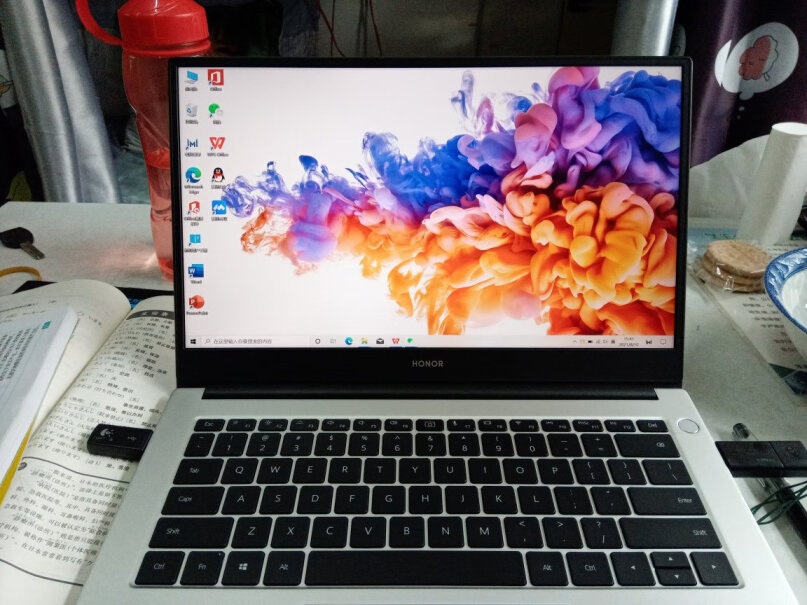 荣耀MagicBook14有背光键盘吗？
