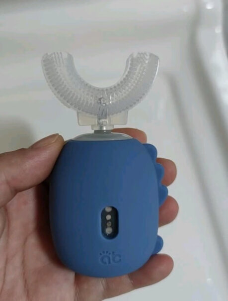 爱贝迪拉儿童电动牙刷智能U型牙刷好用吗 真的放水？